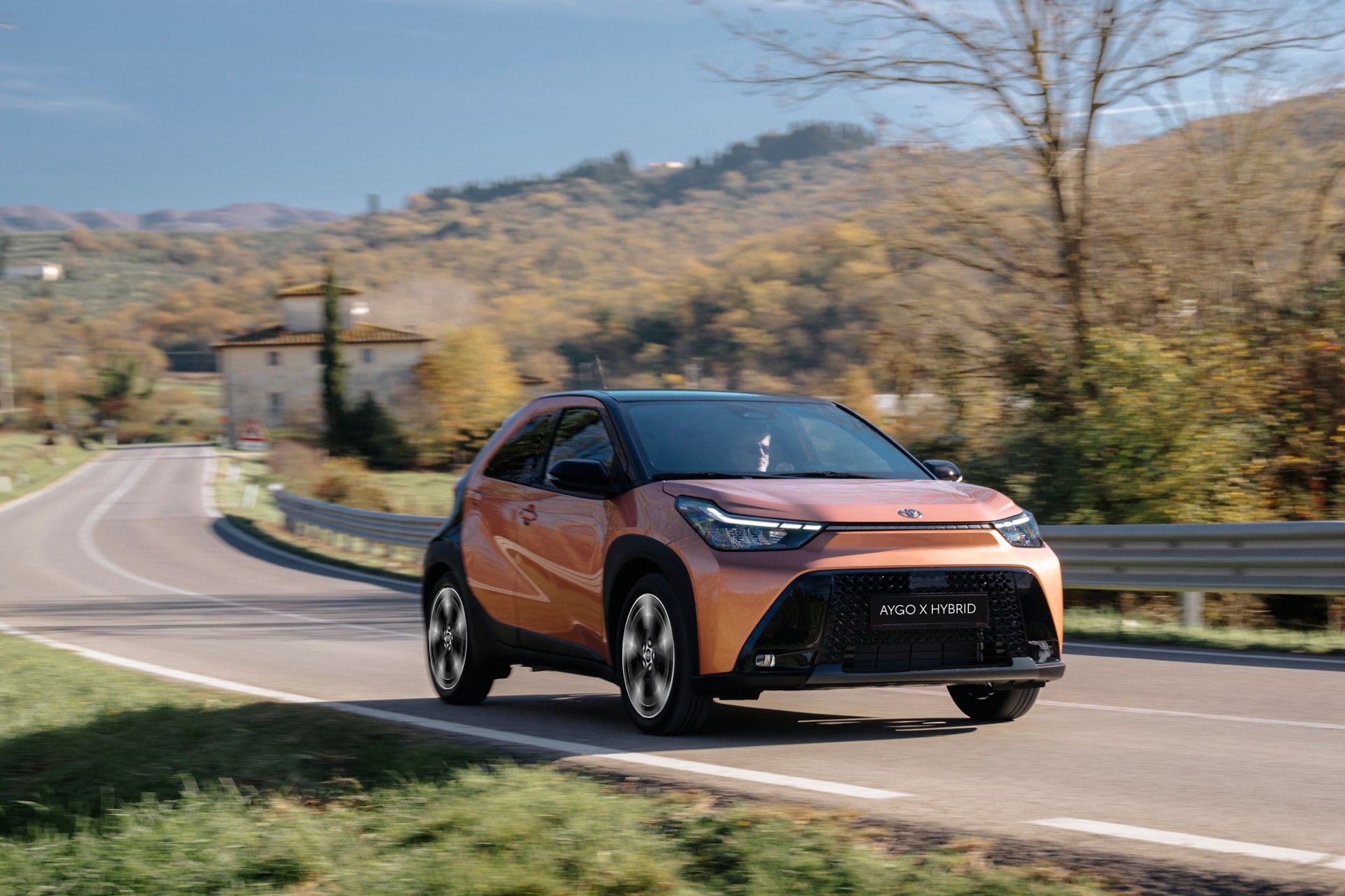 טויוטה AYGO X HYBRID 2026