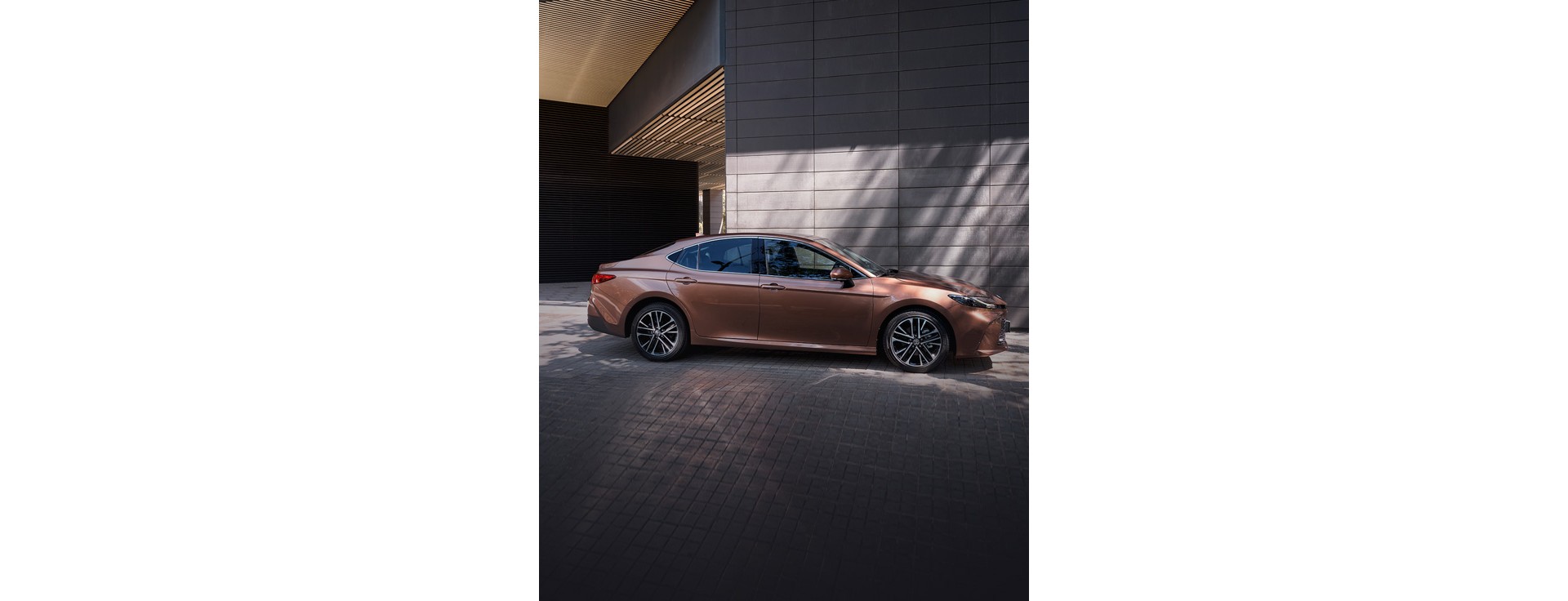 טויוטה CAMRY HYBRID 2026
